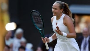 Mirra Andreeva realisiert er mit Verzögerung, dass sie gewonnen hat und bereits im Viertelfinale ...