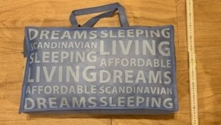 In dieser Tasche wurde das Baby im Europapark abgelegt.