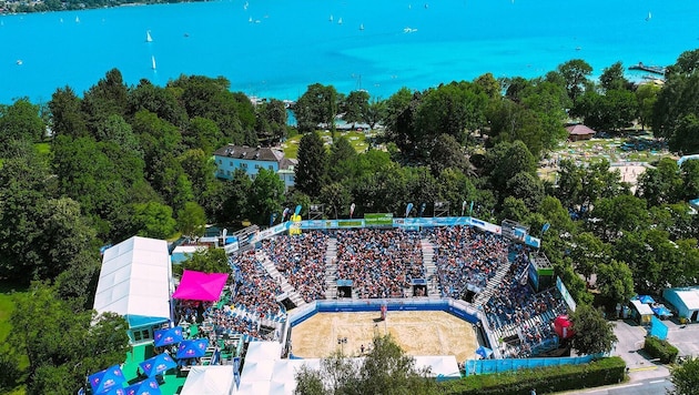 Was für ein Anblick: Der Centercourd im Strandbad Litzlberg