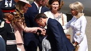 Frankreichs Präsident Emmanuel Macron begrüßte Prinzessin Kate mit einem Handkuss.