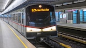 Vor acht Jahren erfasste eine U-Bahn Henrik Andersson. Nun greift das frühere Hockey-Ass im ...