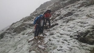 Schneefall im Juli: Bergretter hatten beim Einsatz im Kühtai mit widrigsten Bedingungen zu ...