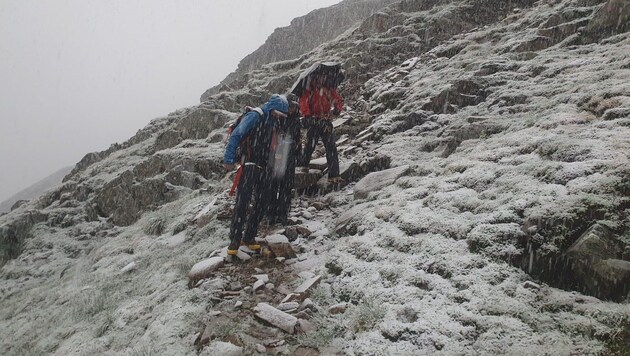 Schneefall im Juli: Bergretter hatten beim Einsatz im Kühtai mit widrigsten Bedingungen zu ...