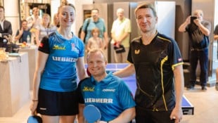 Henrik Andersson mit Sofia Polcanova und Werner Schlager (re.).