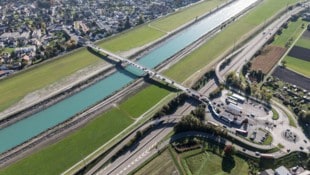 Die Rheinbrücke verbindet das österreichische Lustenau mit Au (Schweiz).