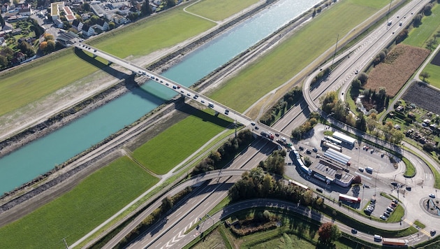 Die Rheinbrücke verbindet das österreichische Lustenau mit Au (Schweiz).