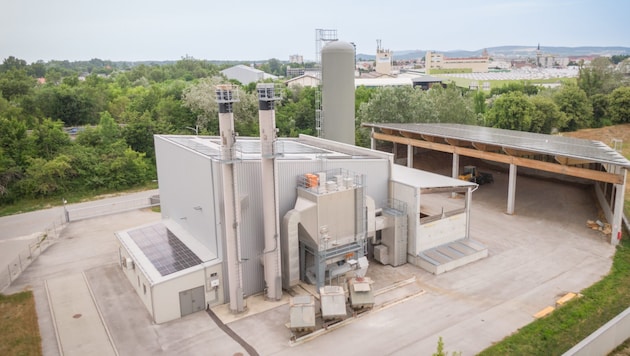 Die Großwärmepumpe hat eine Wärmeleistung von 2 MW, was in dieser Versorgungsklasse etwa 2000 ...