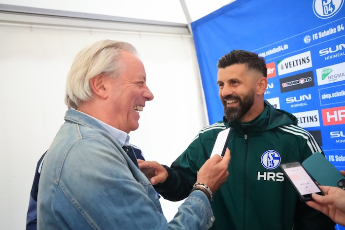 Schalke-Coach Miron Muslic im Gespräch mit „Krone“- Redakteur Georg Fraisl