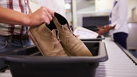 Nach fast zwei Jahrzehnten müssen Fluggäste in den USA bei der Sicherheitskontrolle nicht mehr ...