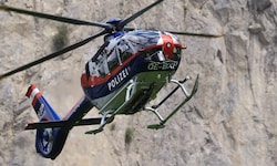 Der Polizeihubschrauber barg den Leichnam.