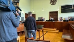 Im April starben fünf Ukrainerinnen bei einem Unfall auf der A2. Der Lenker wurde zu 18 Monaten ...