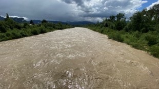 Nach den Regenfällen der vergangenen Tage führt die Bregenzerach viel Wasser.
