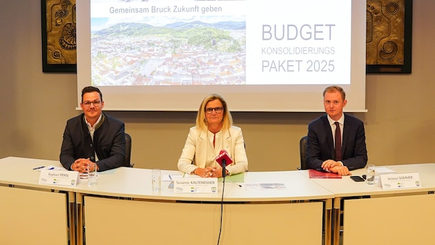 Vizebürgermeister Raphael Pensl (FPÖ), Stadtchefin Susanne Kaltenegger (ÖVP) und ...