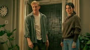 Matthias Schweighöfer mit Freundin Ruby O. Fee in „Brick“ auf Netflix. 