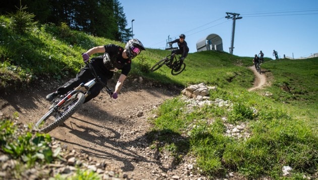 
                    Downhill-Rennserie in der Tiroler Zugspitz Arena
                