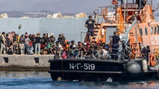 Nach Angaben des UN-Flüchtlingshilfswerks UNHCR sind dieses Jahr bis Ende Juni insgesamt 16.848 ...