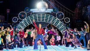 „Stayin´Alive“ in Mörbisch unter der Discokugel