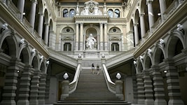 Die Patientin schaute auch beim OGH in Wien quasi durch die Finger.