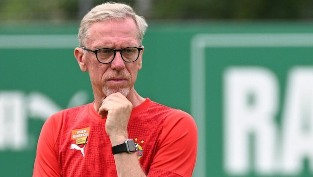 Peter Stöger löste Robert Klauß als Rapid-Trainer ab.