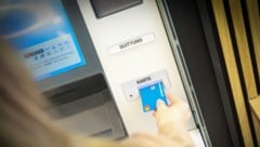 Bei der Verwendung der Bankomatkarte ist Vorsicht angebracht.