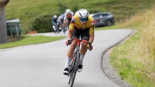 Team Vorarlberg-Profi Emanuel Zangerle zeigte gleich groß auf.