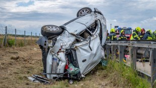 Das Auto der Frau wurde völlig zerstört.