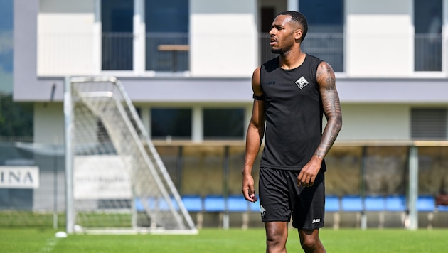 Marlon Mustapha erzielte einen Hattrick im Test gegen die Schweizer Kicker.