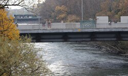 Die Frau strandete im Bereich der erneuerten Tegetthoffbrücke (hier ein Bild während der ...