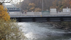 Die Frau strandete im Bereich der erneuerten Tegetthoffbrücke (hier ein Bild während der ...