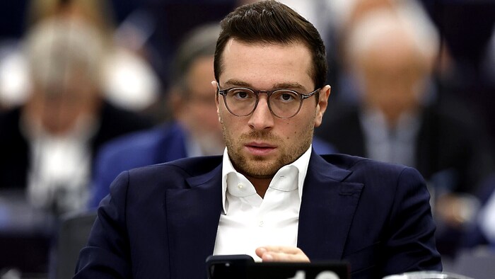 RN-Vorsitzender Jordan Bardella gilt als Ersatzkandidat, sollte Marine Le Pen das ...