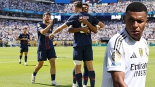 Kylian Mbappe (r.) erlebte gegen seinen Ex-Klub einen Abend zum Vergessen.
