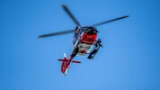 Mittels Hubschrauber wurde der Mann in Krankenhaus geflogen. 