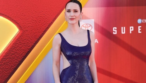 Rachel Brosnahan erzählte von dem wohl schrägsten Telefonat ihrer Karriere.