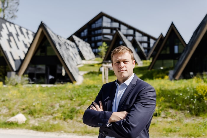 Landesrat Stefan Kaineder beim Lokalaugenschein in Hinterstoder.