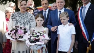 Prinzessin Gabriella wurde beim Besuch in Vic-sur-Cère eine ganz besondere Ehre zuteil.