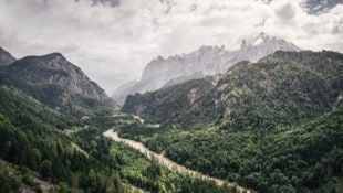 Wildes Wasser, steiler Fels. Der Natur- und Geopark Steirische Eisenwurzen, wo geforscht wird, ...