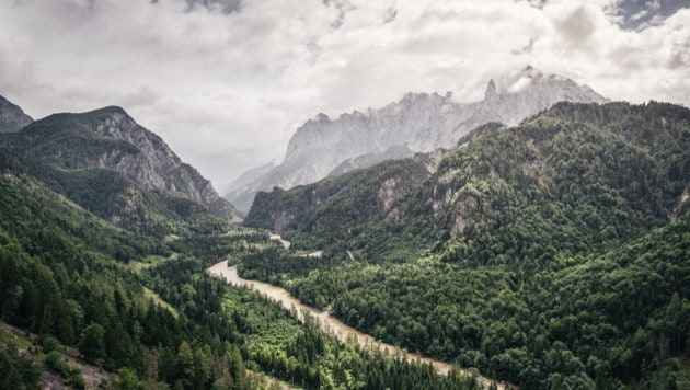 Wildes Wasser, steiler Fels. Der Natur- und Geopark Steirische Eisenwurzen, wo geforscht wird, ...