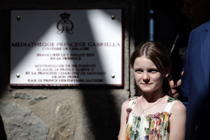 In der französischen Gemeinde wird ein Platz nach Prinzessin Gabriella benannt.