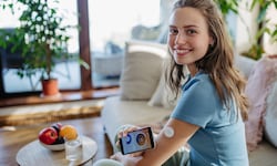 Moderne Systeme bei Diabetes bieten kontinuierliche Glukosemessung und automatisierte ...