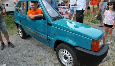 Der Fiat Panda von Werkstatt-Chef Andrea Marazzi ist nur 50 Zentimeter breit