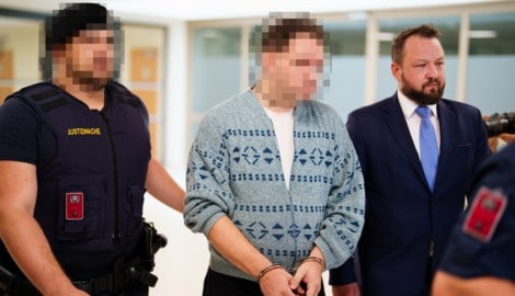 Der Wiener Messerangreifer mit Verfahrenshelfer Mario Traussnig.