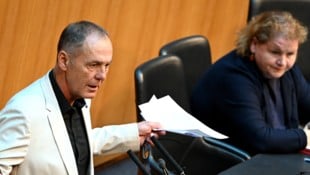 Von links: FPÖ-Abgeordneter Peter Wurm und Sozial- und Gesundheitsministerin Korinna Schumann ...
