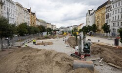 Früher ein Parkplatz, jetzt eine Baustelle: der neue Naschpark, neben dem Naschmarkt in ...