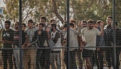 EU-Migrationskommissar Magnus Brunner findet, dass mehr mit Drittstaaten verhandelt werden müsse ...