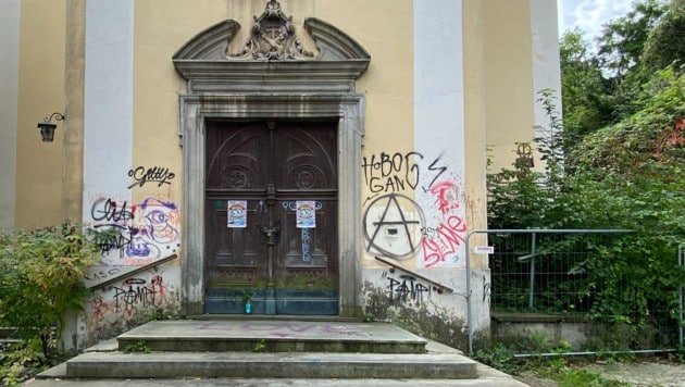 Die Kapuzinerkirche stand lange Zeit leer, bevor sie säkularisiert, und zu einem Kanzleibüro ...