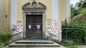 Die Kapuzinerkirche stand lange Zeit leer, bevor sie säkularisiert, und zu einem Kanzleibüro ...