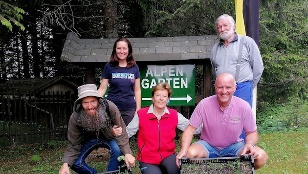 Naturpark-Rangerin Birgit Pichorner und ihr Team begrünen den Dobratsch.