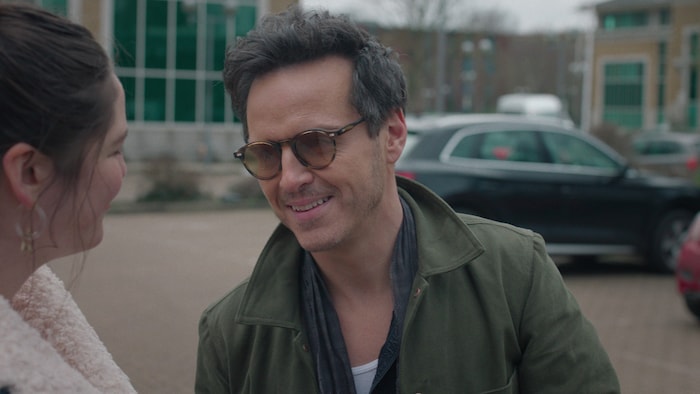 Als kleine, unterhaltsame „Zuckerl“ konnte Dunham einige große Namen, wie Andrew Scott, ...