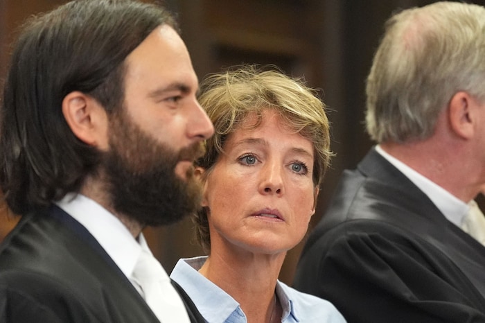 Nach der Anklageverlesung wiesen die Anwälte Blocks jede Schuld ihrer Mandantin zurück.