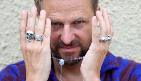 „Jedermann“ Philipp Hochmair rockt ab 19. Juli die Salzburger Festspiele.